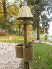 JAVNE POVRŠINE - KOŠ ZA LOČEVANJE S PTIČJO KRMILNICO